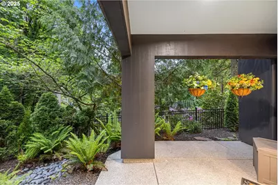 3115 SW Bennington Dr, Portland, OR 97205 - Photo 33