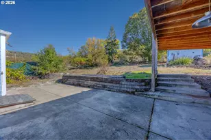 1661 NE Winter St, Roseburg, OR 97470 - Photo 5