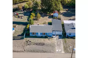 1661 NE Winter St, Roseburg, OR 97470 - Photo 3