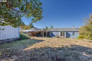 1661 NE Winter St, Roseburg, OR 97470 - Photo 7