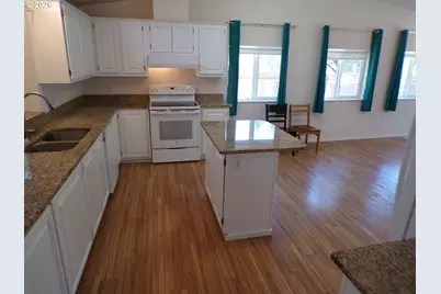 1770 18th Ct, Florence, OR 97439 - Photo 9