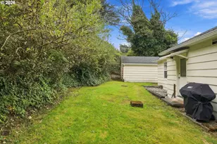 325 1st St SW, Bandon, OR 97411 - Photo 25