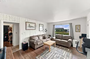 325 1st St SW, Bandon, OR 97411 - Photo 7