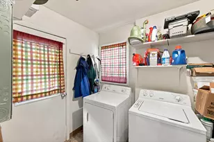 325 1st St SW, Bandon, OR 97411 - Photo 11