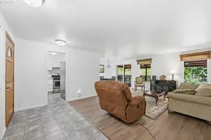 2080 W Harrison Ave, Cottage Grove, OR 97424 - Photo 7