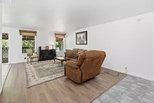 2080 W Harrison Ave, Cottage Grove, OR 97424 - Photo 5