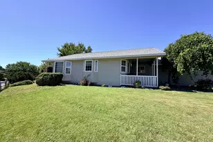 1590 SW Riverhill Dr, Hermiston, OR 97838 - Photo 3