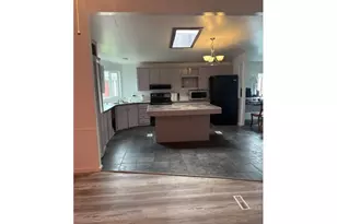 1400 Candlelight Dr, Eugene, OR 97402 - Photo 7