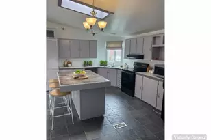 1400 Candlelight Dr, Eugene, OR 97402 - Photo 13