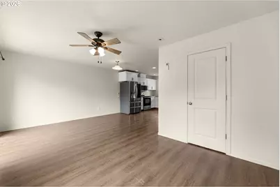 519 NE 2nd St, Battle Ground, WA 98604 - Photo 13