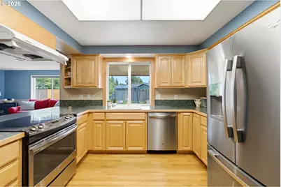 20350 SW Madeline Pl, Beaverton, OR 97078 - Photo 15