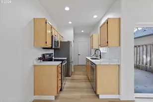 8115 NE Wilkins St, Hillsboro, OR 97006 - Photo 17