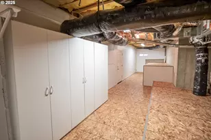 278 Rockridge Ct, Eugene, OR 97405 - Photo 33