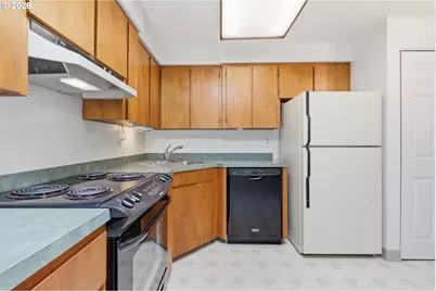 19654 SW Murphy St, Beaverton, OR 97078 - Photo 9