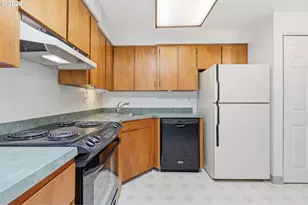 19654 SW Murphy St, Beaverton, OR 97078 - Photo 9
