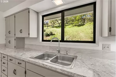 1386 Arcadia Dr, Roseburg, OR 97470 - Photo 17