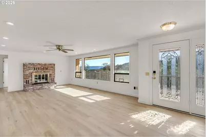 1386 Arcadia Dr, Roseburg, OR 97470 - Photo 7