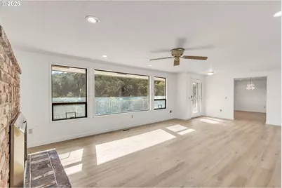 1386 Arcadia Dr, Roseburg, OR 97470 - Photo 9