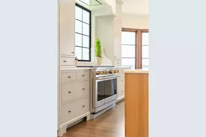 1442 SW Vista Ave, Portland, OR 97201 - Photo 5