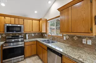 217 SE 90th Ave, Portland, OR 97216 - Photo 11