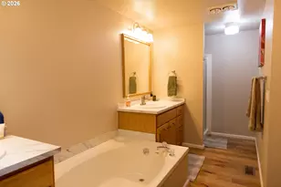 327 Southridge Dr, Florence, OR 97439 - Photo 21