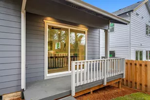 2250 NE 207th Pl, Fairview, OR 97024 - Photo 29