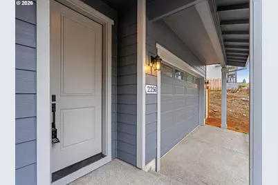 2250 NE 207th Pl, Fairview, OR 97024 - Photo 3