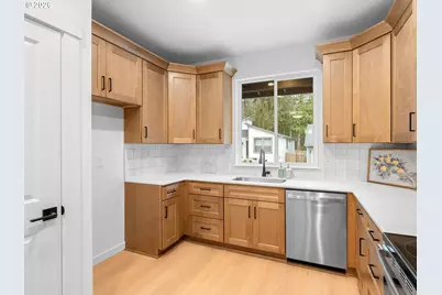 2250 NE 207th Pl, Fairview, OR 97024 - Photo 5