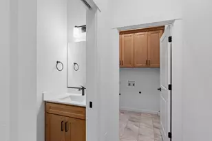 2250 NE 207th Pl, Fairview, OR 97024 - Photo 19