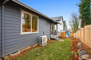 2250 NE 207th Pl, Fairview, OR 97024 - Photo 43