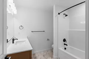 2250 NE 207th Pl, Fairview, OR 97024 - Photo 25