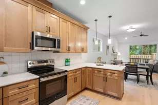 2250 NE 207th Pl, Fairview, OR 97024 - Photo 7
