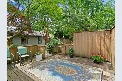 537 NE Royal Ct, Portland, OR 97232 - Photo 33
