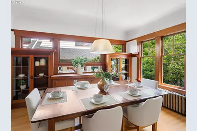 537 NE Royal Ct, Portland, OR 97232 - Photo 9