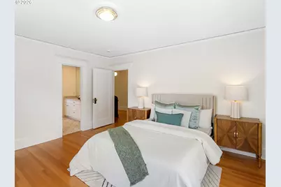 537 NE Royal Ct, Portland, OR 97232 - Photo 25