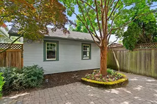 537 NE Royal Ct, Portland, OR 97232 - Photo 37