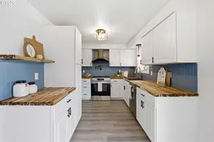 4658 Squire Ct NE, Salem, OR 97301 - Photo 9