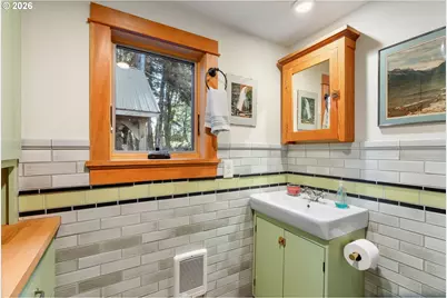 32 Hamilton Ave, Underwood, WA 98651 - Photo 17