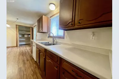 1840 Ocean Blvd, Coos Bay, OR 97420 - Photo 11