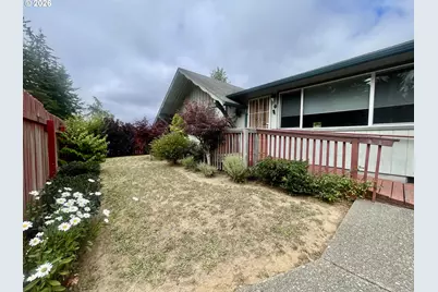 1840 Ocean Blvd, Coos Bay, OR 97420 - Photo 3