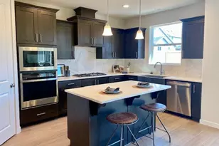 1457 N Millican Creek St, Lafayette, OR 97127 - Photo 3