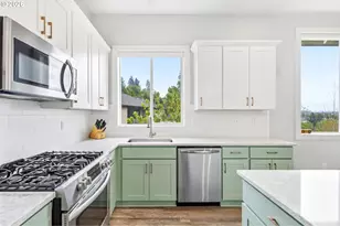 1372 Overview St, Salem, OR 97304 - Photo 13