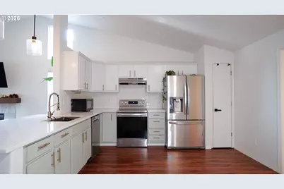 8520 NE 16th Ln, Vancouver, WA 98664 - Photo 5