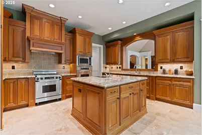 12320 NW Sargent Ln, Portland, OR 97231 - Photo 9