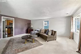 1646 H St, Springfield, OR 97477 - Photo 5