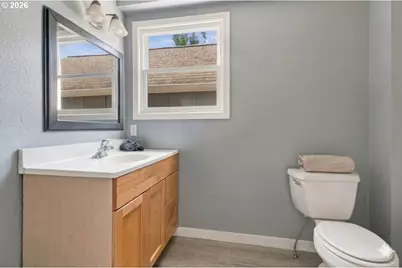 1646 H St, Springfield, OR 97477 - Photo 27