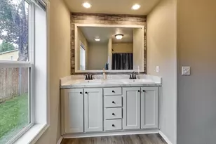 11633 Warbler Ln, Aurora, OR 97002 - Photo 31