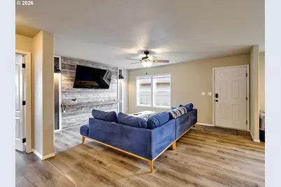 11633 Warbler Ln, Aurora, OR 97002 - Photo 5