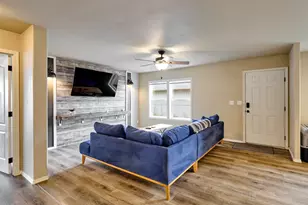 11633 Warbler Ln, Aurora, OR 97002 - Photo 5