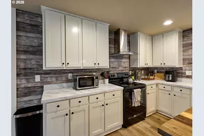 11633 Warbler Ln, Aurora, OR 97002 - Photo 9